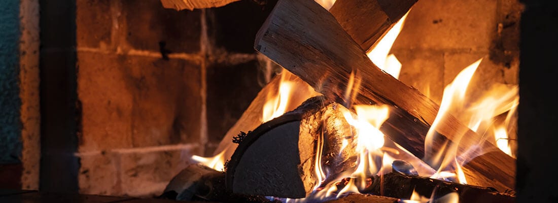 Brennstoffe im Kamin